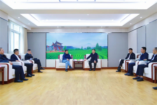 唐文辉会见中林国控实业集团西南公司董事长张定于一行